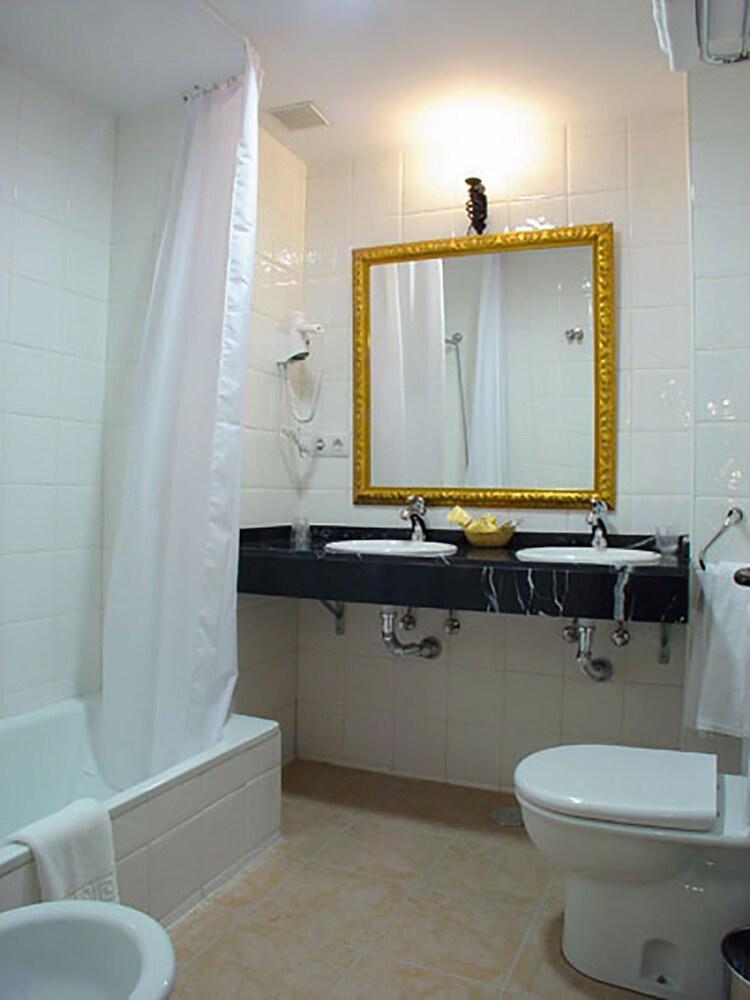 Hotel Nuevo Arlanza Коваррубиас Экстерьер фото