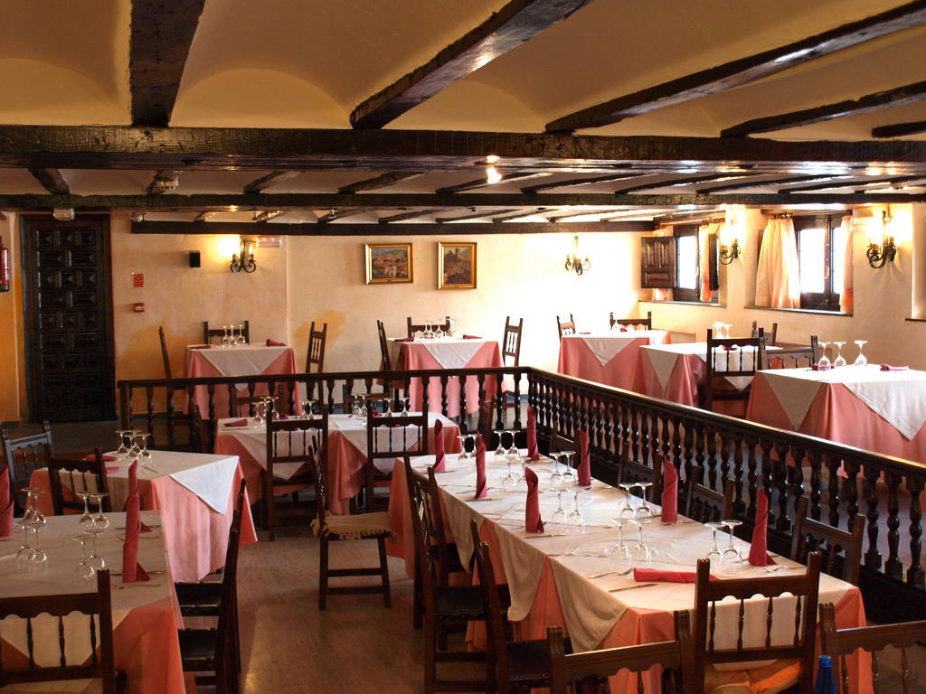 Hotel Nuevo Arlanza Коваррубиас Экстерьер фото