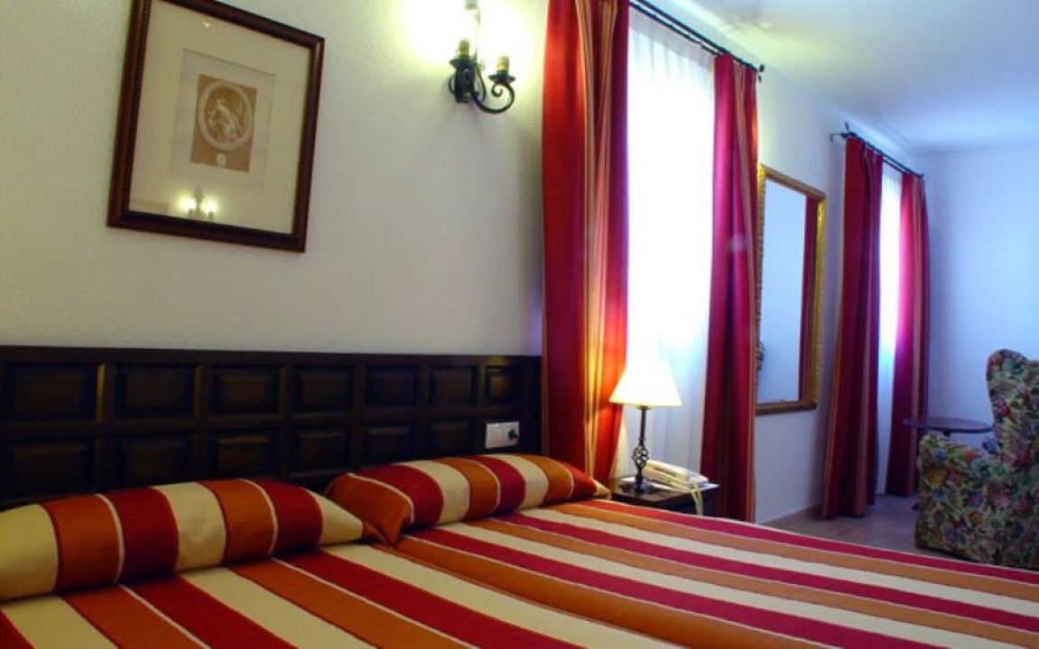 Hotel Nuevo Arlanza Коваррубиас Экстерьер фото